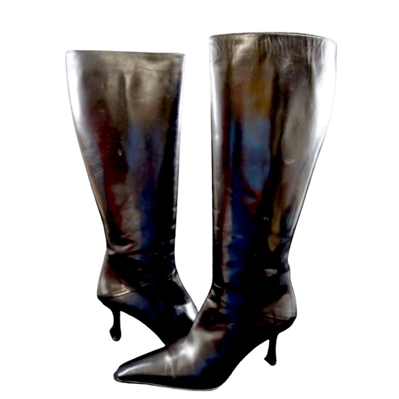 Stuart Weitzman Shoes - STUART WEITZMAN BOOTS Black Leather under the knee boots size 8